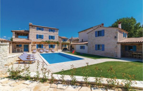 9 Bedroom Lovely Home In Bokordici
